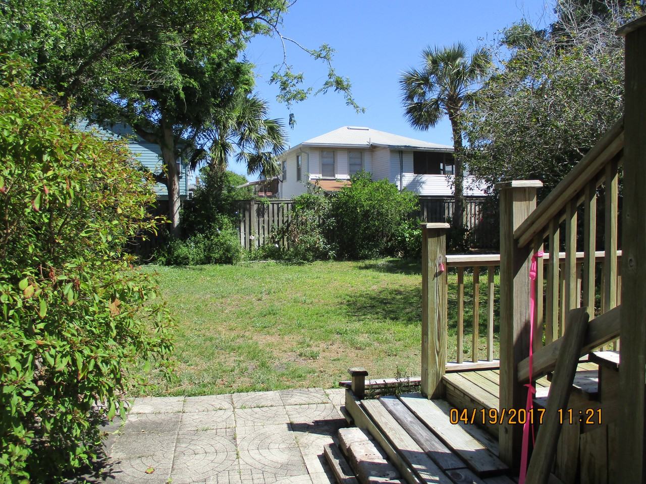 214 Bowles St - Photo 2 of 40