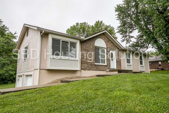 151 Forest St - Photo 2 of 47