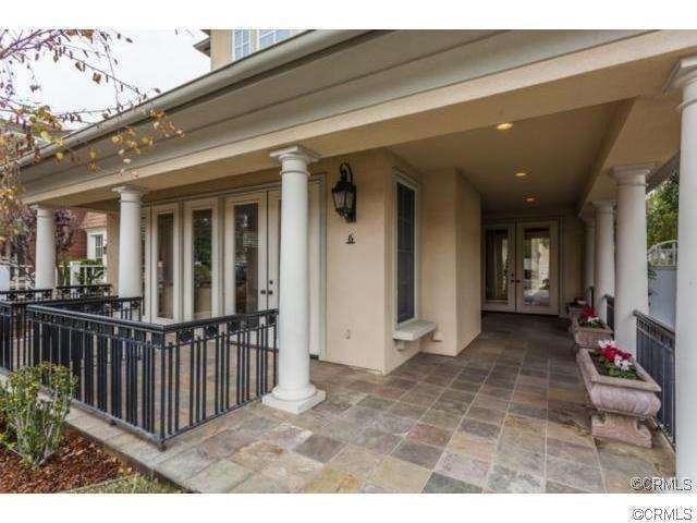 6 Sawgrass Dr - Photo 2 of 9