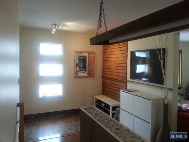 14 Skyline Dr - Photo 2 of 16