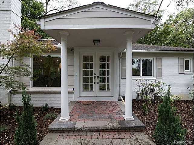 26335 Woodlore Rd - Photo 3 of 50