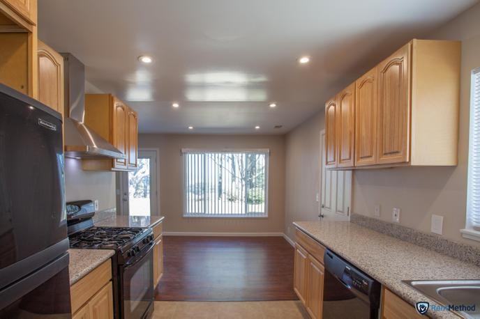 1560 Greenwood Way - Photo 2 of 17