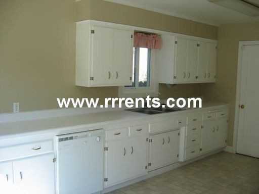 6314 35th Ave - Photo 3 of 4