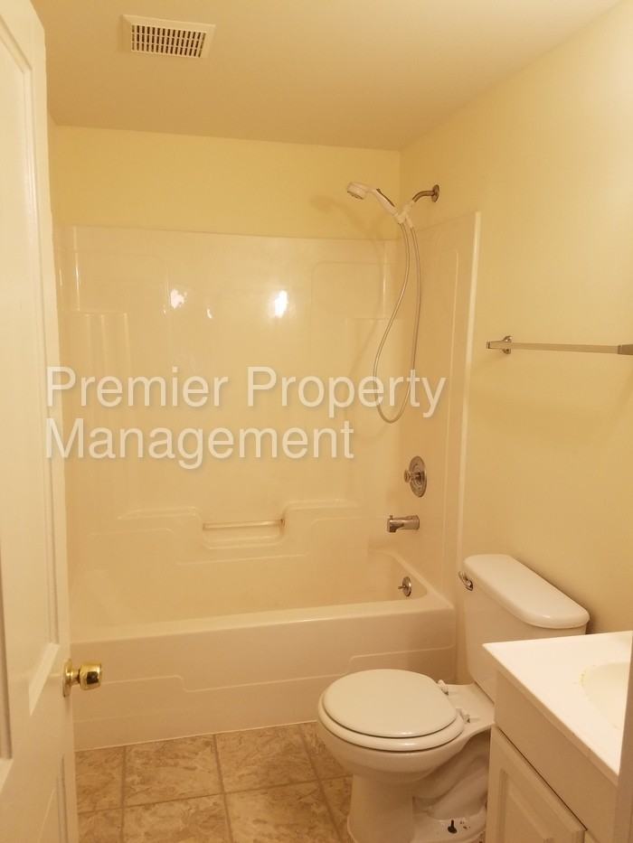 729 E D St #727 - Photo 2 of 10