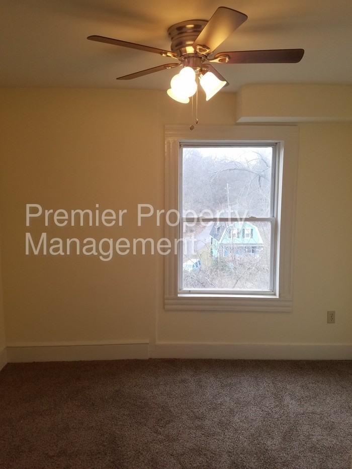 729 E D St #727 - Photo 3 of 10