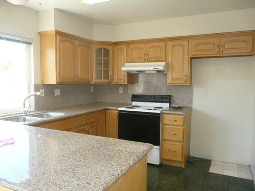 3632 Sawtooth Ct - Photo 3 of 7