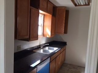 931 7th St - Photo 3 of 7