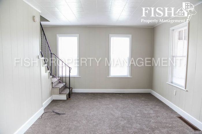 2204 W 3rd St - Photo 2 of 16