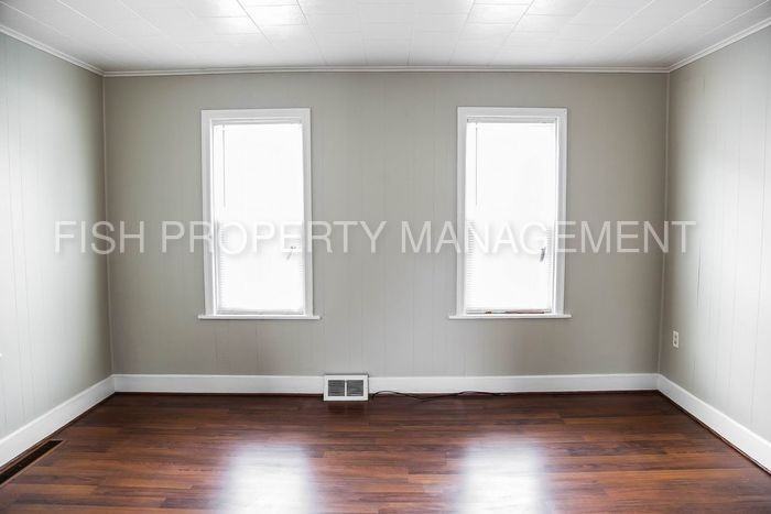 2204 W 3rd St - Photo 3 of 16
