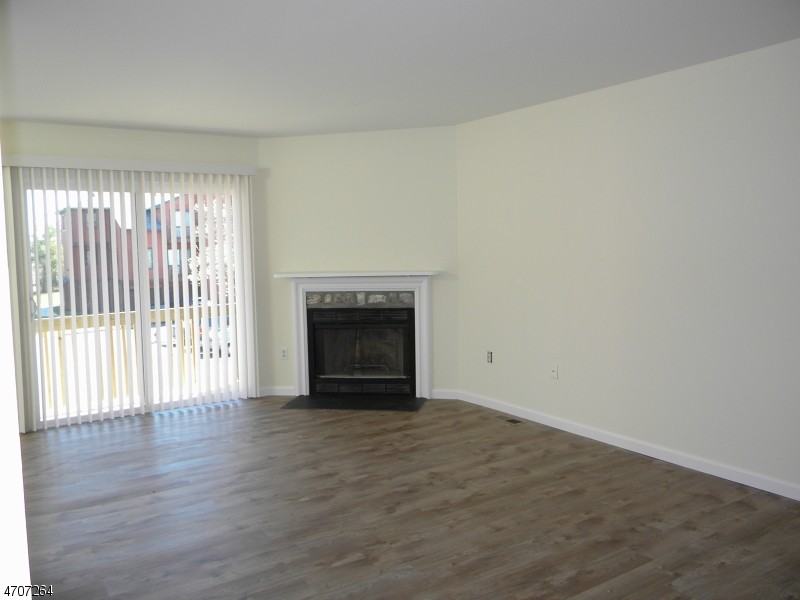 108 Village Commons - Photo 3 of 20