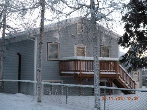 314 Juneau Ave - Photo 2 of 9