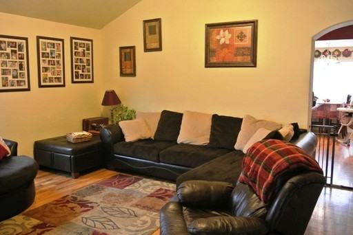 1295 Blossom Ave - Photo 3 of 10