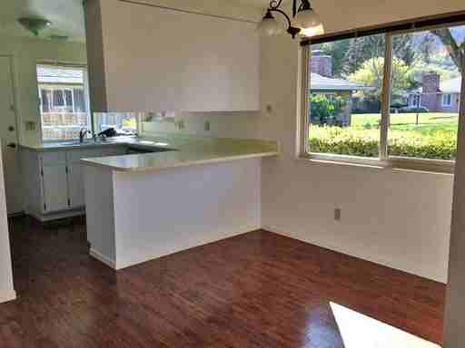 10 Meadowgreen Ct - Photo 2 of 9