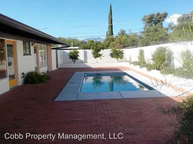 5409 E 10th St - Photo 3 of 22