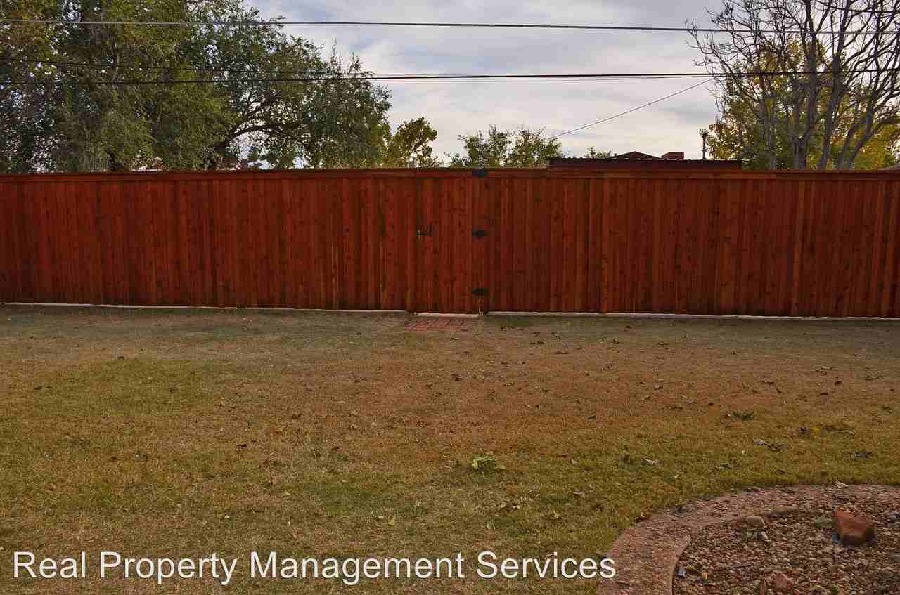 3803 39th St - Photo 3 of 10