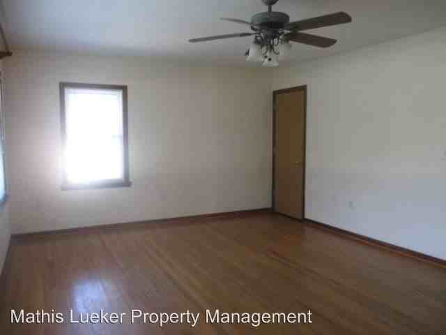 226 16th St - Photo 2 of 12