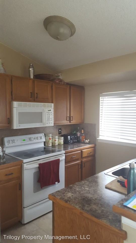 1406 Sioux Blvd - Photo 2 of 3