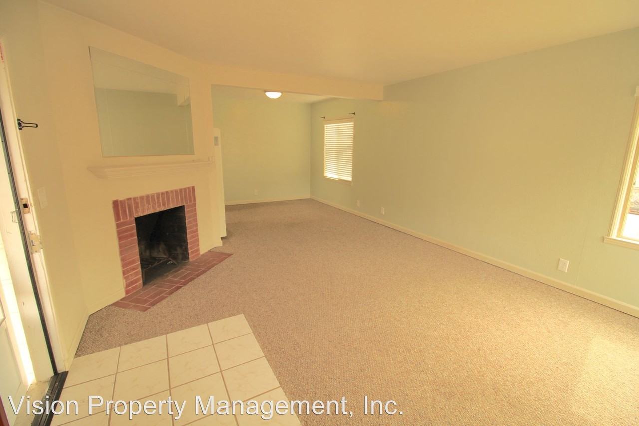 2726 Truman Ave - Photo 3 of 10