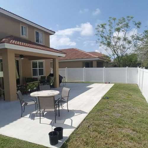 961 Siesta St - Photo 2 of 4