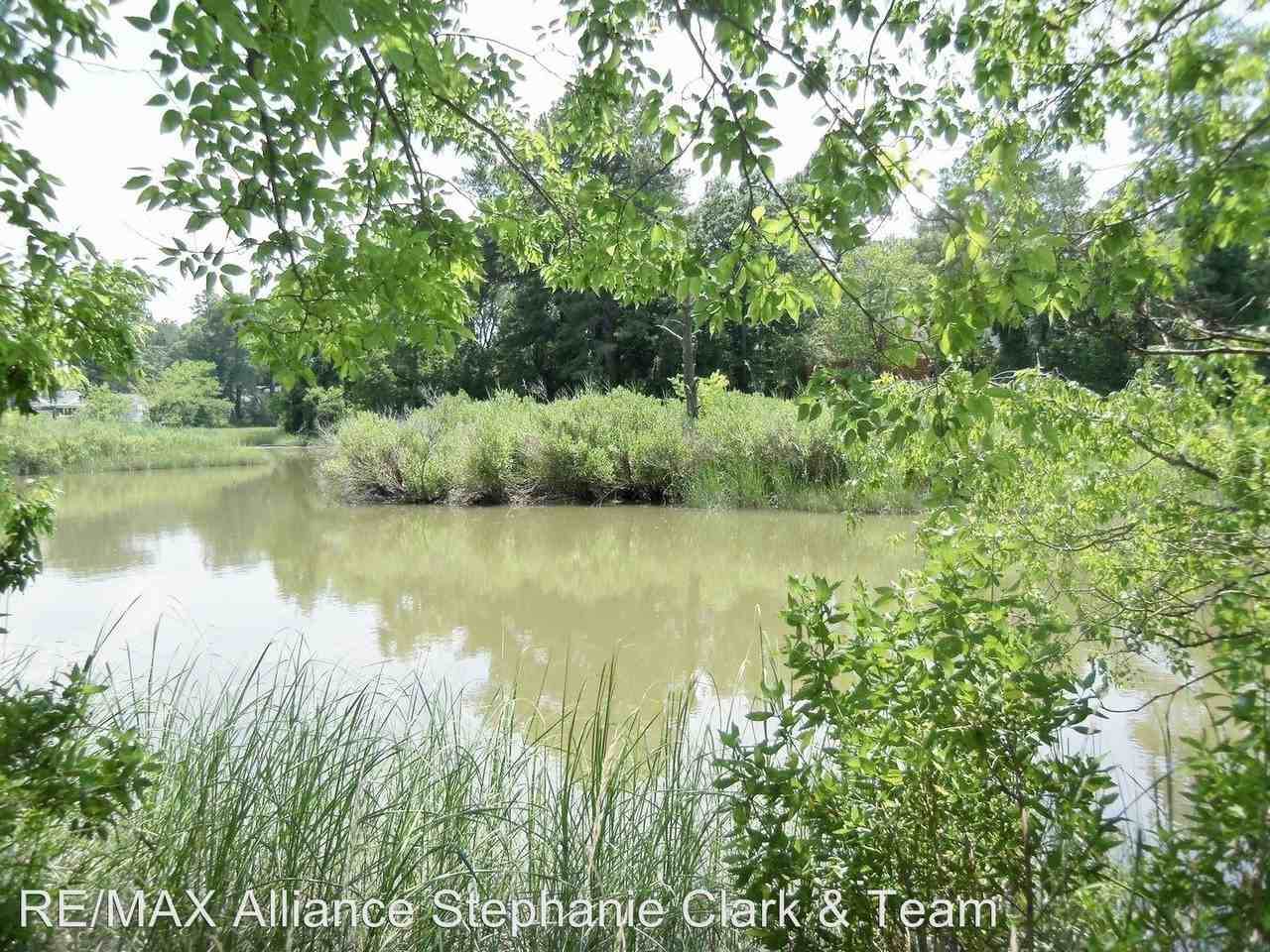 229 Sir Oliver Rd - Photo 2 of 32