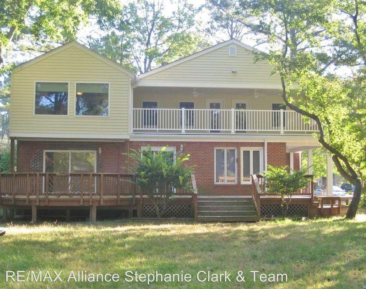 229 Sir Oliver Rd - Photo 3 of 32