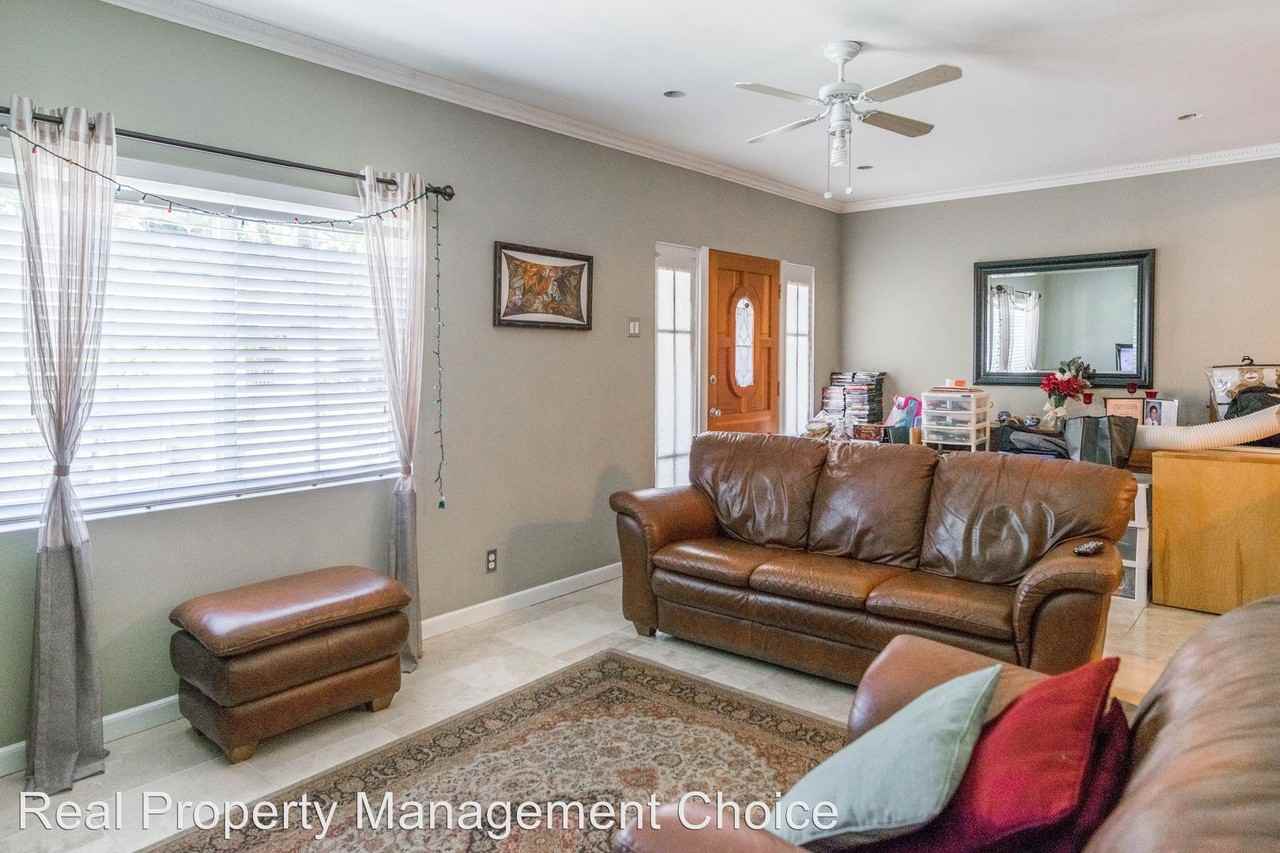 214 E Ellis Ave - Photo 2 of 13