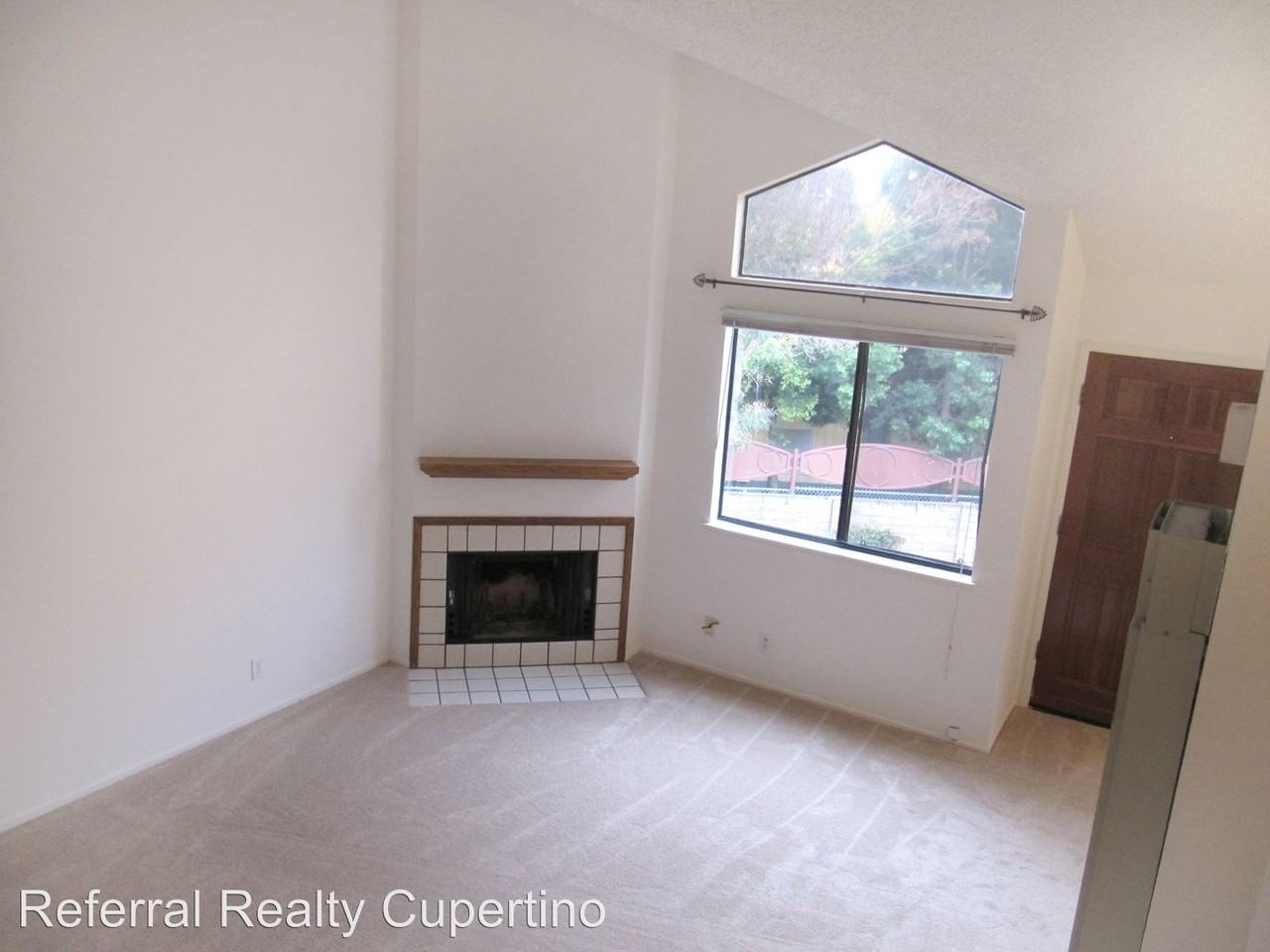 425 Coyote Creek Cir - Photo 3 of 20