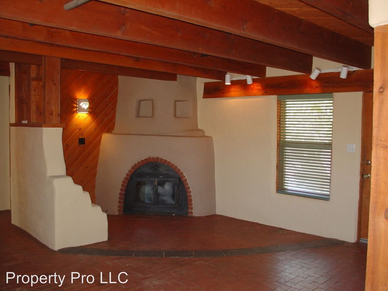 12004 Del Rey Ave NE - Photo 3 of 20