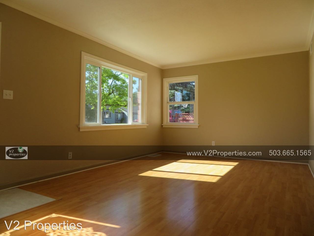 128 Maple Blvd - Photo 2 of 12