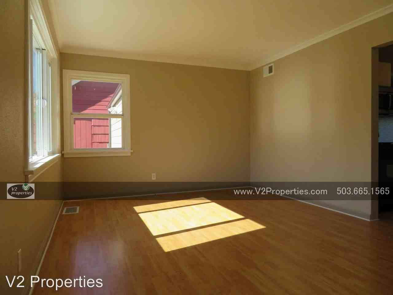 128 Maple Blvd - Photo 3 of 12