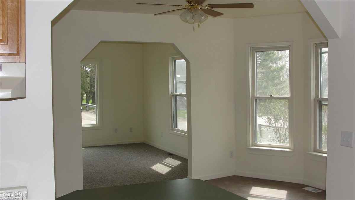 918 Seymour St - Photo 2 of 7