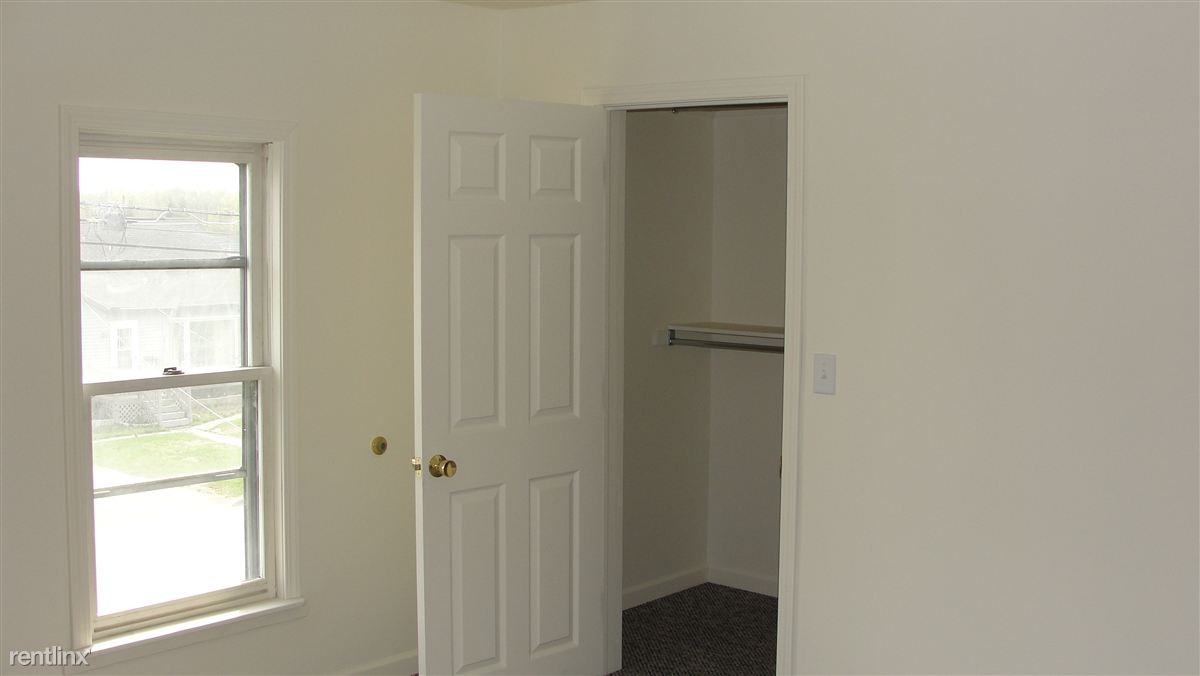 918 Seymour St - Photo 3 of 7