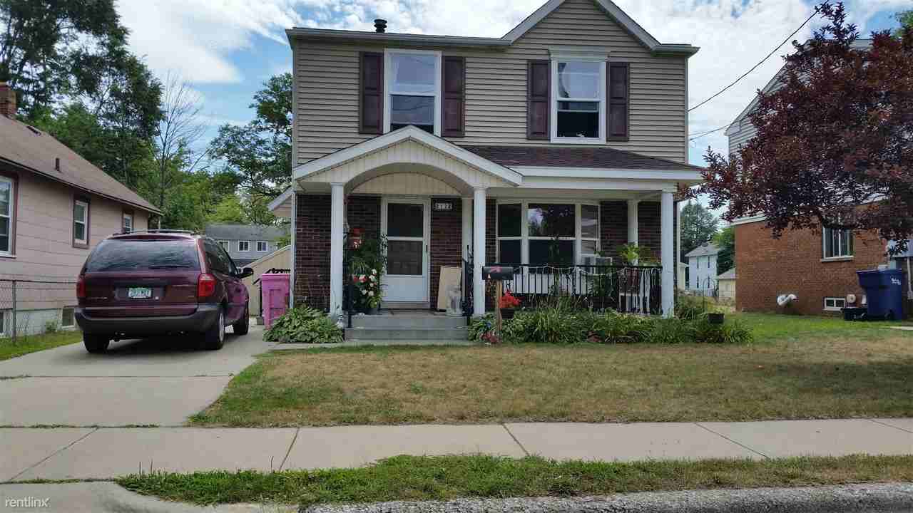 315 14th St - Photo 2 of 8