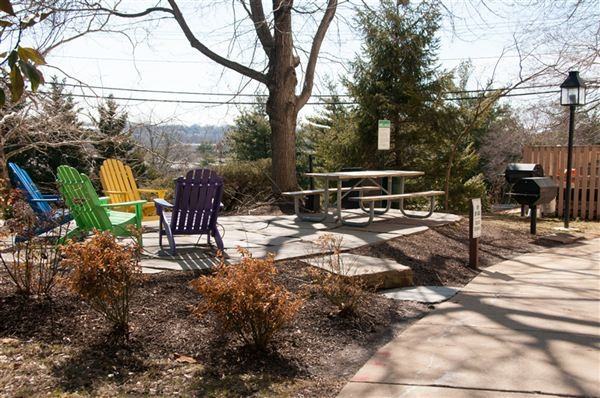 Highpointe Condominium - Photo 3 of 10