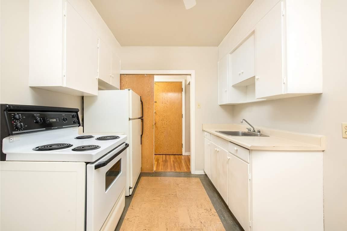 Cambridge Apartments - Photo 3 of 11