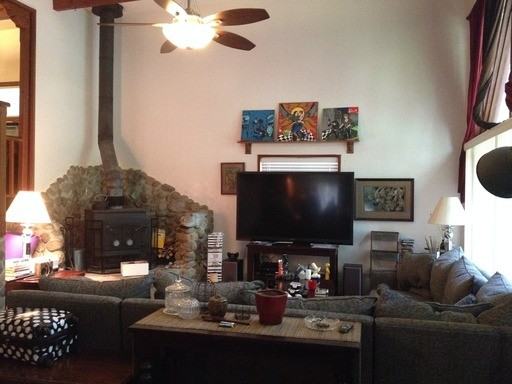 330 Huckleberry Ln - Photo 3 of 13