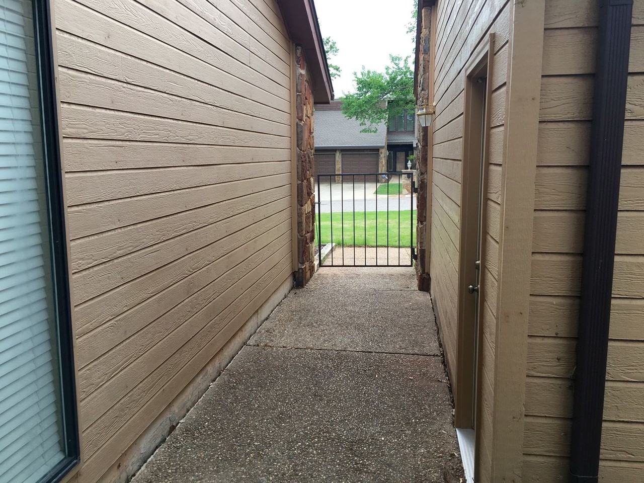 1505 Steeple Chase - Photo 3 of 38