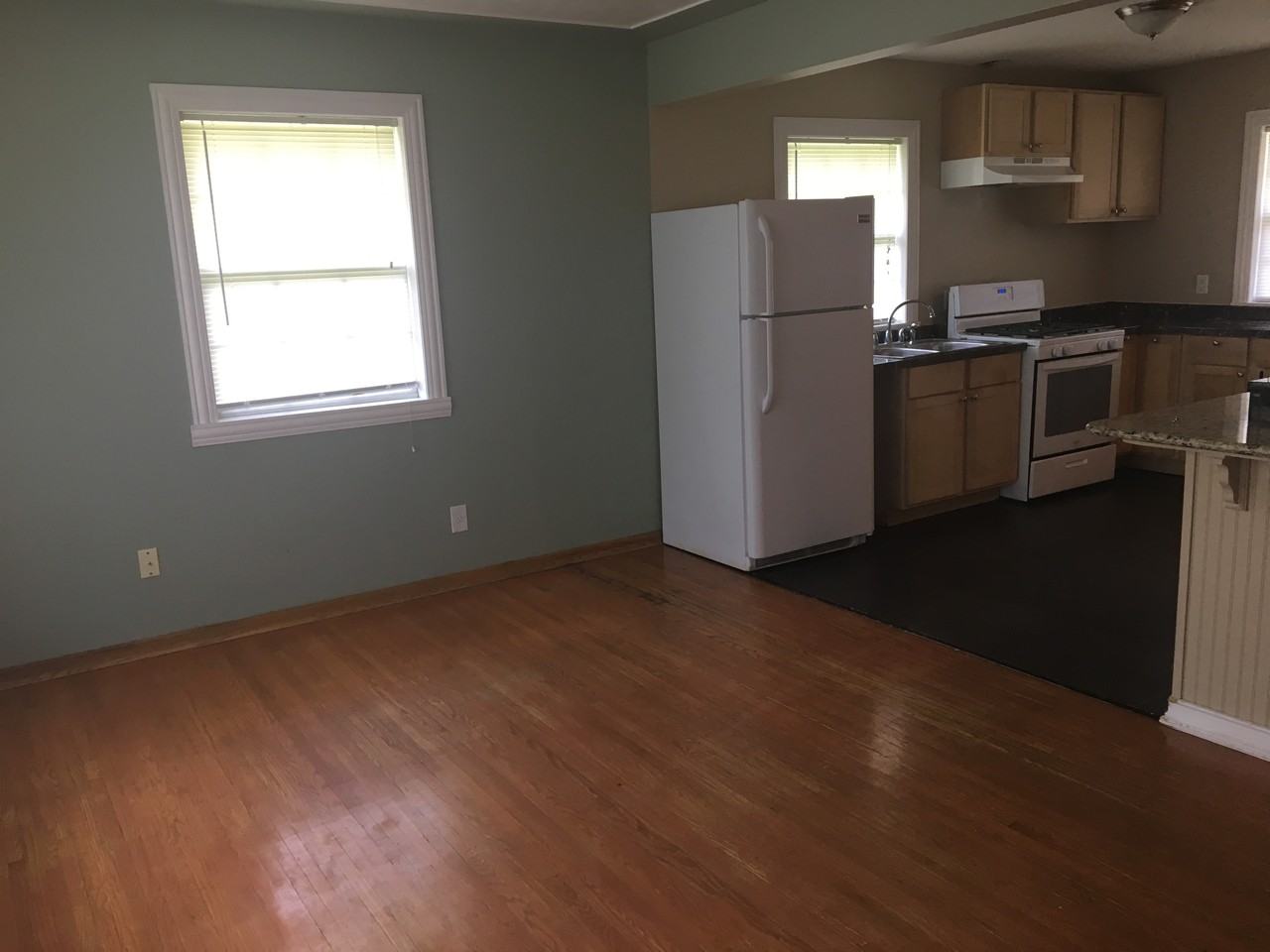 5600 5th St NE - Photo 3 of 11
