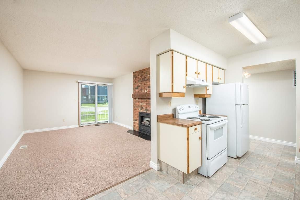 Parkview Manor - Photo 3 of 18