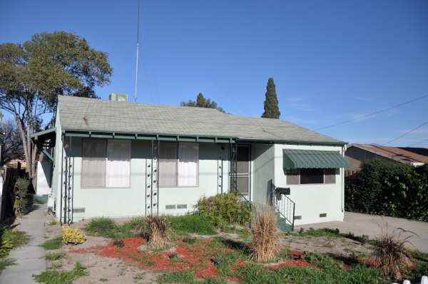 955 Knoll Dr - Photo 2 of 12