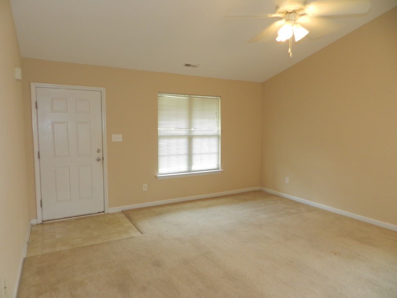 36 N Sussex Dr - Photo 3 of 15