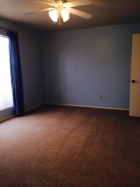 1048 Sunmeadow Dr - Photo 3 of 4