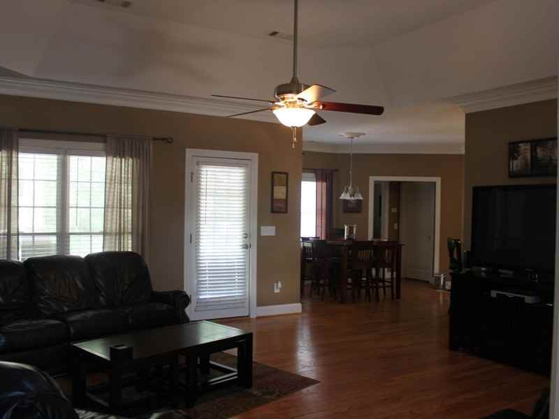 227 Cecily Dr - Photo 2 of 20