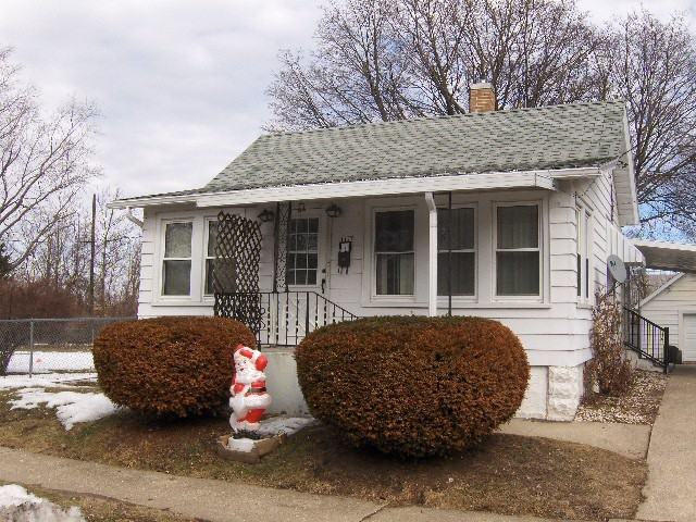 1127 Cherry St - Photo 3 of 14