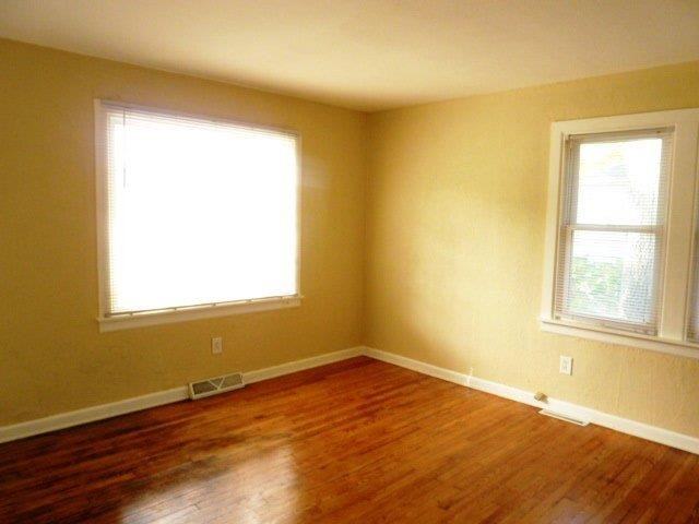 4222 Park Ave - Photo 3 of 10
