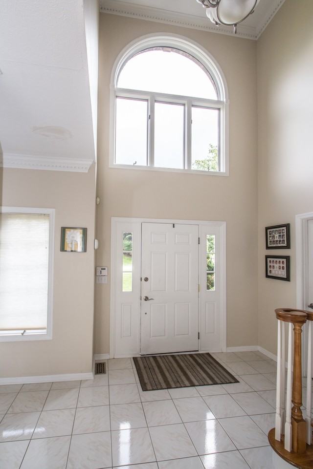 2111 W Grove Dr - Photo 3 of 40