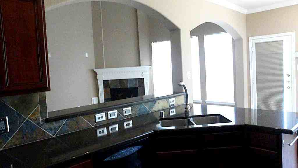1123 Oxford Mills Ln - Photo 3 of 18