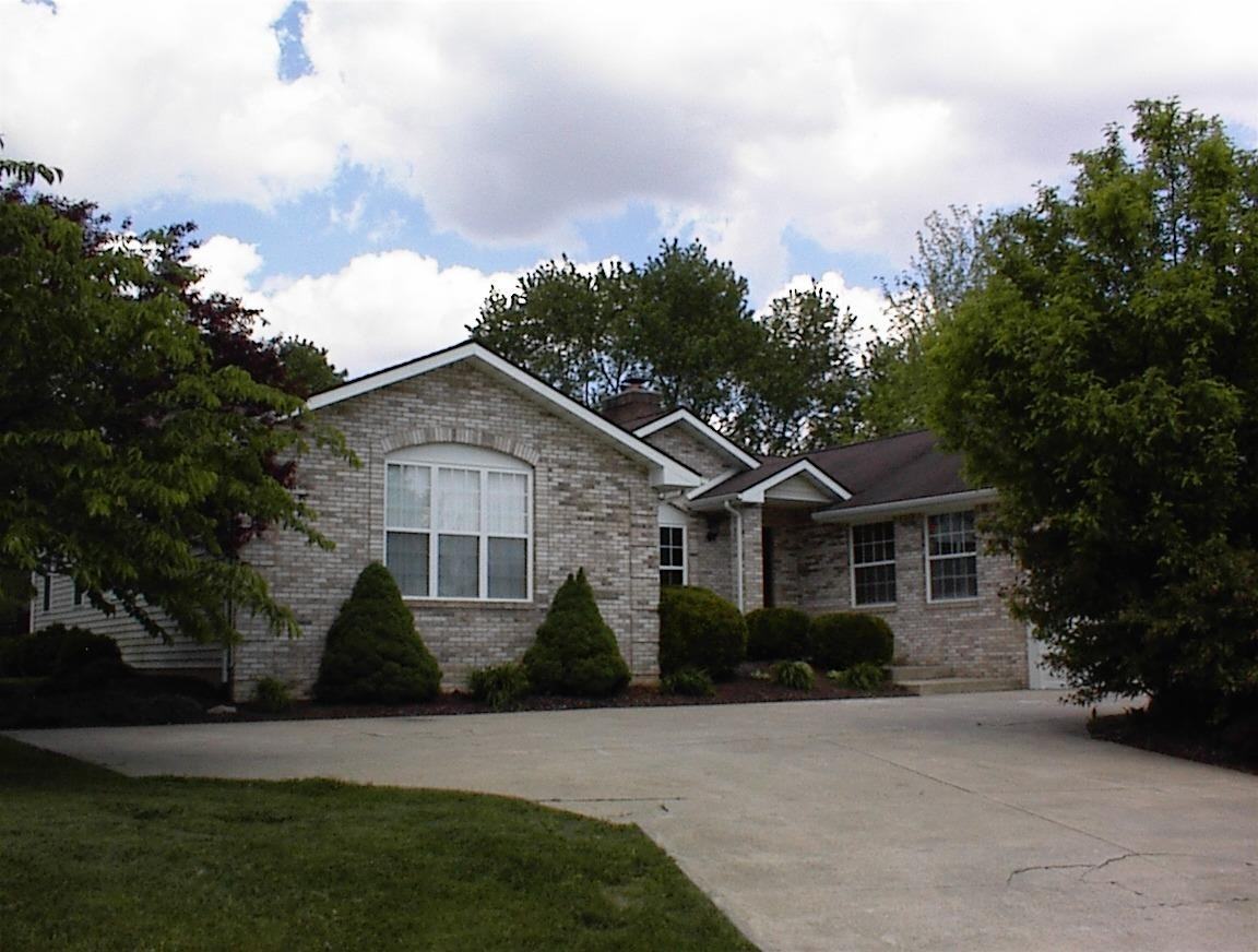 1190 Landsend Ln - Photo 2 of 14