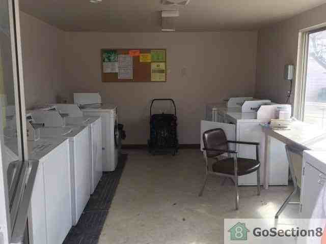 1000 S Main St - Photo 2 of 5