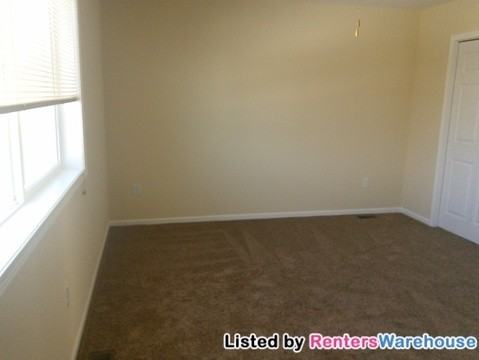 1561 Christie Pl - Photo 3 of 15